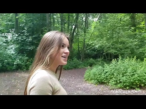 ❤️ Ik stelde Evelina foar dat wy op in iepenbier plak neuke! Se sei ja. Dan ik neukte har yn 'e kont en cum yn har mûle. Doe pikte se harsels. ️ Moaie porno by wy ❤