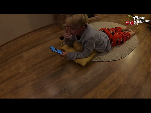 ❤️ Gekke blonde sûgje Enorme lul dy't derop sûgje en stuiterje - Anale seks ️ Moaie porno by wy ❤